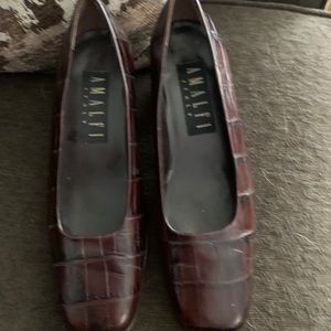 Amalfi burgundy pump
